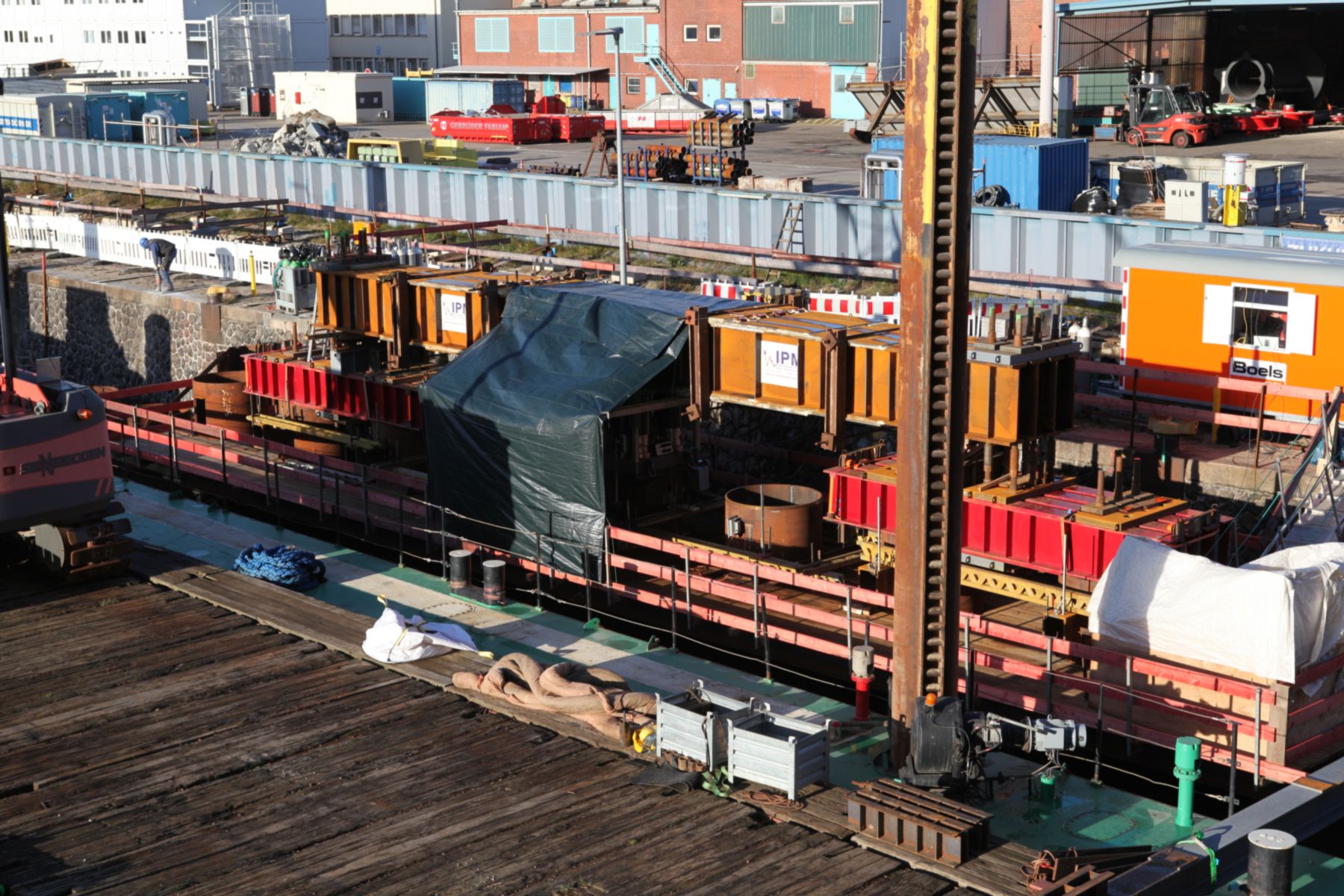 Four new test beams at the Steinwerder Kai quay in Hamburg